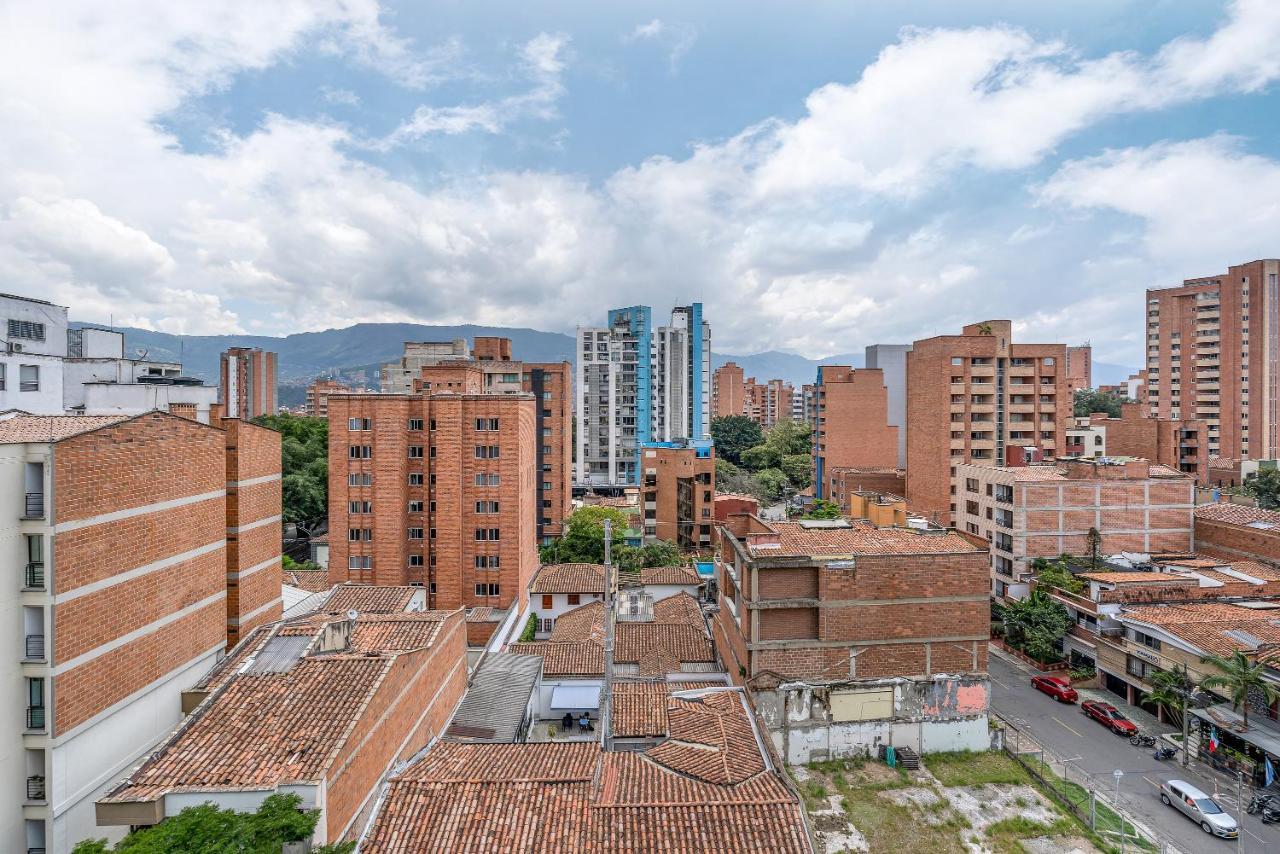Apartamentos Housy Laureles メデジン エクステリア 写真