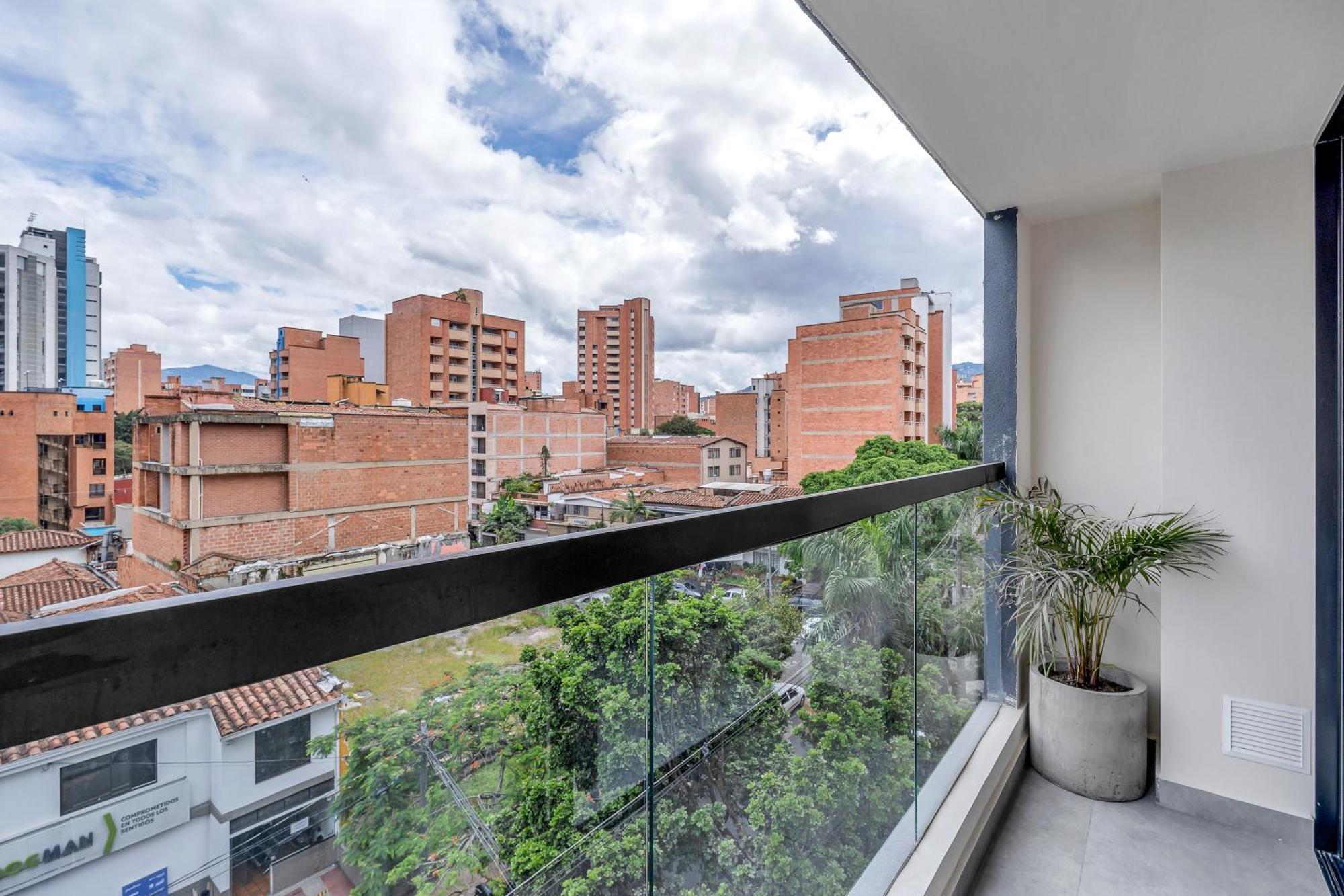 Apartamentos Housy Laureles メデジン エクステリア 写真