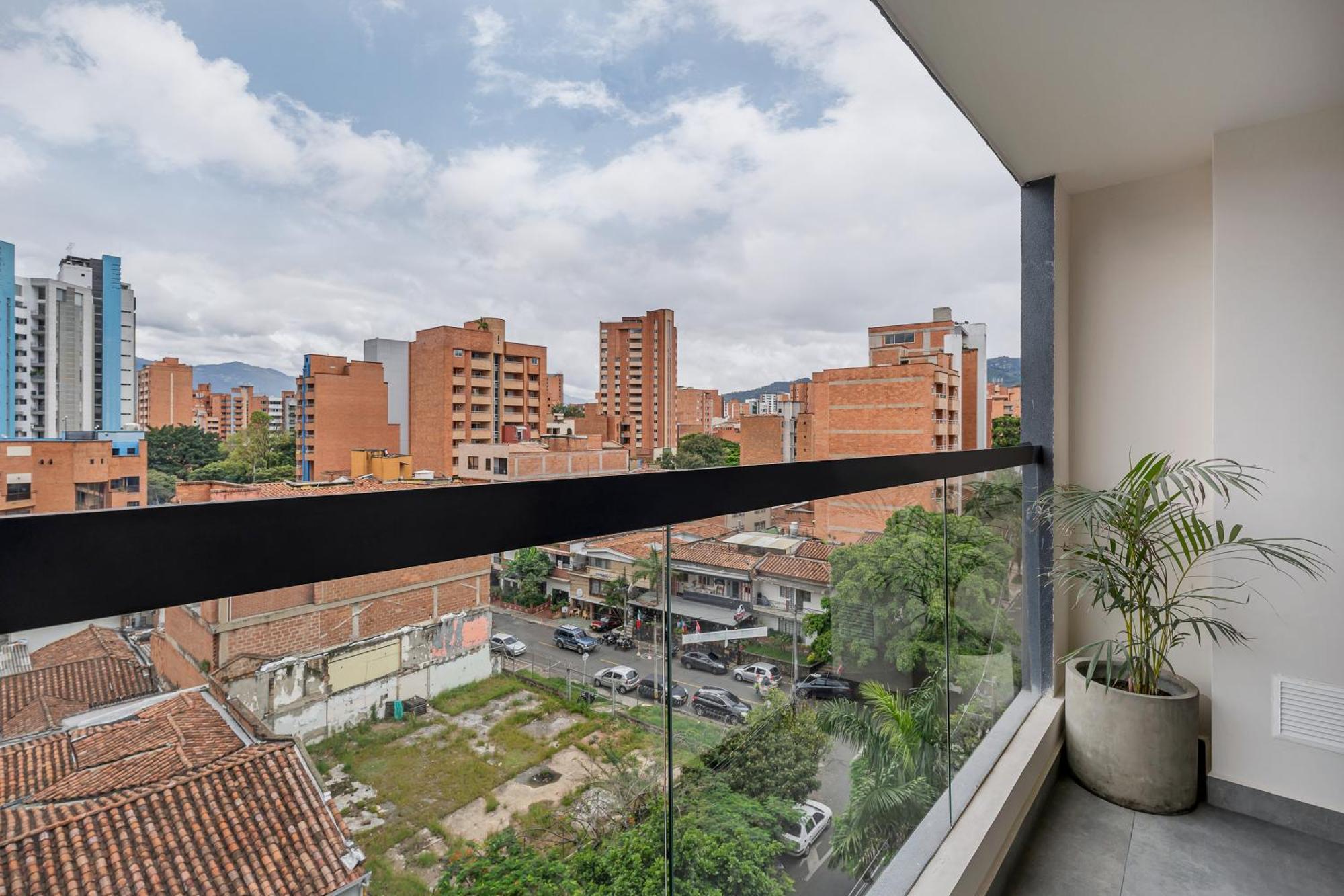 Apartamentos Housy Laureles メデジン エクステリア 写真