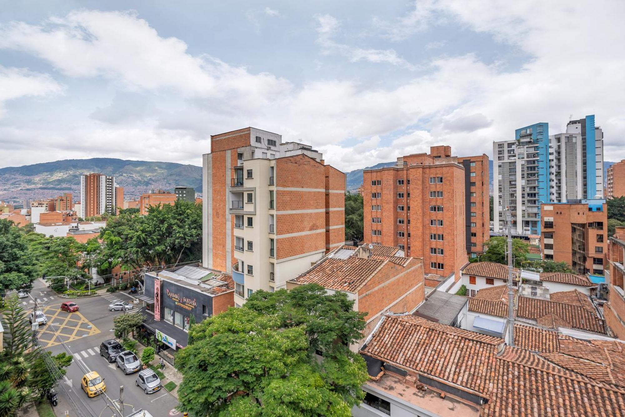 Apartamentos Housy Laureles メデジン エクステリア 写真